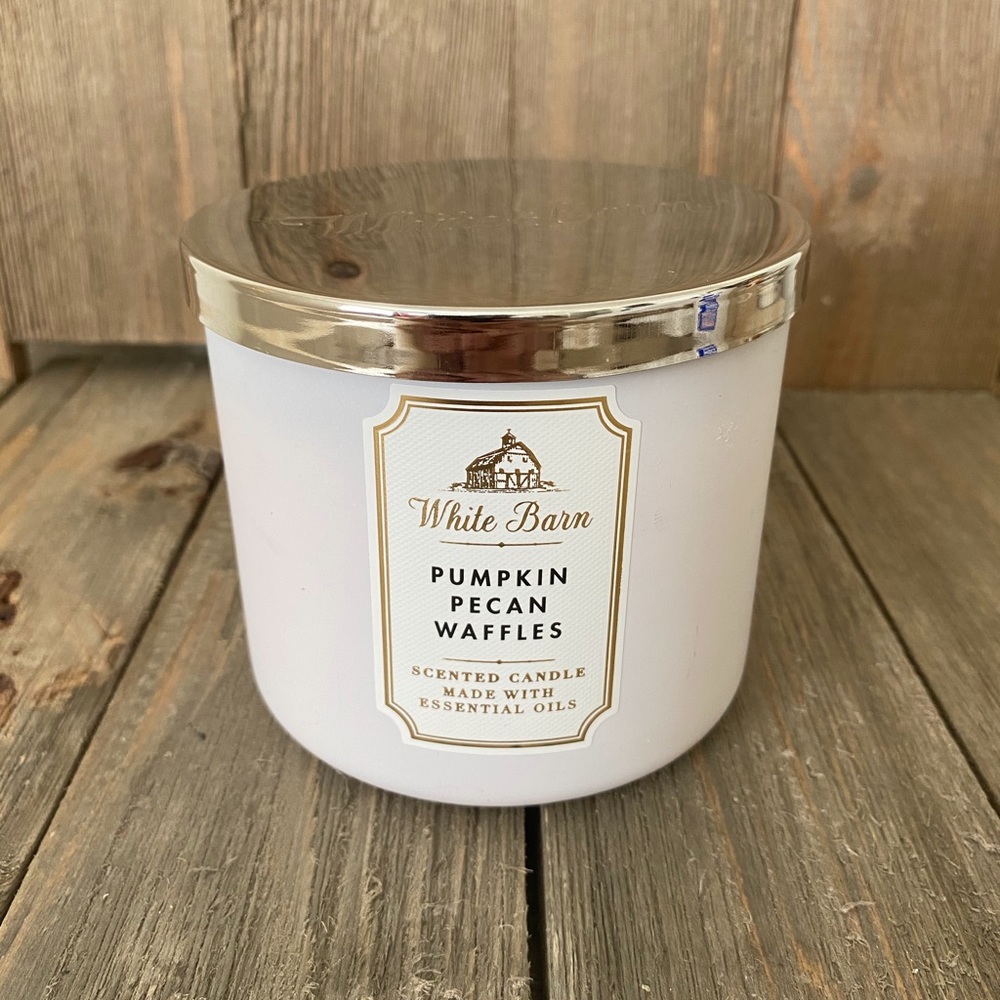 BATH & BODY WORKS WHITE BARN 3-WICK SCENTED CANDLE PUMPKIN PECAN WAFFLES 14.5 OZ